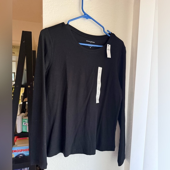 NWT TIMELESS LONG-SLEEVE CREW-NECK T-SHIRT 🖤 - Picture 4 of 6